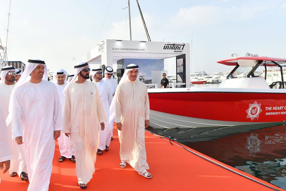 محمد بن راشد يزور معرض دبي العالمي للقوارب