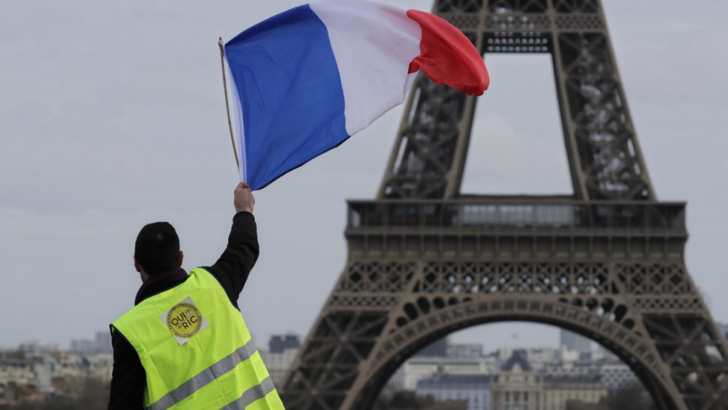 مسؤولو كبريات المدن الفرنسية يطالبون الحكومة بالتعويض عن أضرار مظاهرات « السترات الصفراء »