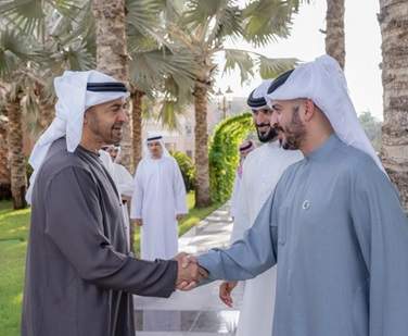 جلالة الملك حمد وسمو رئيس دولة الإمارات العربية المتحدة يبحثان العلاقات الثنائية وآخر التطورات