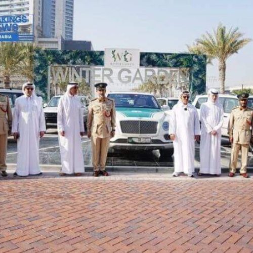 رجل الأعمال الإماراتي خلف الحبتور يتبرع بـ 100 سيارة لشرطة دبي