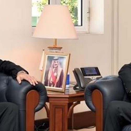 وزير البلديات يجتمع مع السفير الهندي