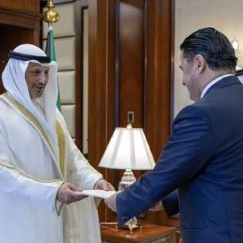 وزير الخارجية الكويتي يستقبل السفير الأردني الجديد