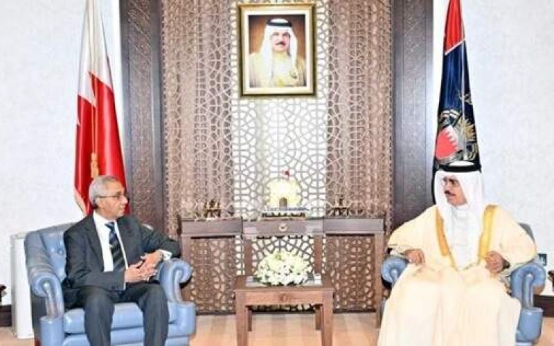 زير الداخلية يستقبل السفير المصري المنتهية مهامه ويحتفل بالعلاقات الثنائية القوية