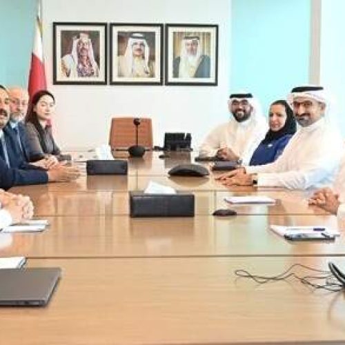 وزير الصناعة والأمين العام لاتحاد شنتشن يناقشان التعاون في مجال الذكاء الاصطناعي
