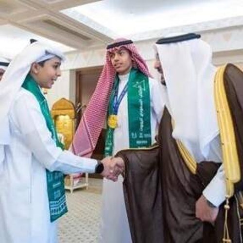 أمير القصيم يستقبل الفائزين في أولمبياد الروبوت الدولي