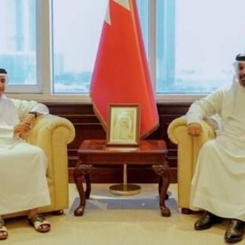 وزير المالية والاقتصاد الوطني يجتمع مع رئيس مصرف البحرين المركزي