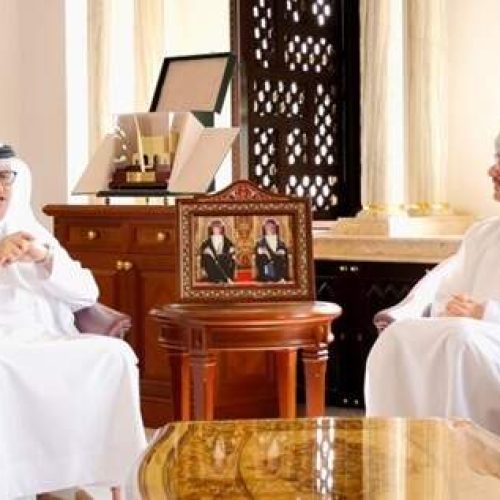 وكيل شؤون البلديات يجتمع مع رئيس بلدية مسقط