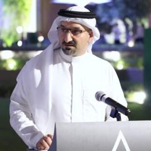 الوزير فخرو يفتتح فعالية “اتصالات الفاخرة”.