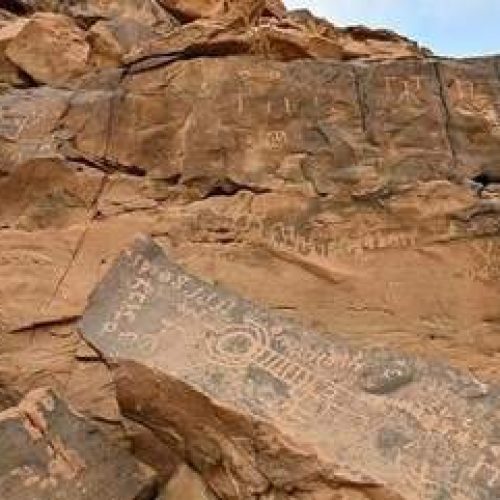 نقش فرعوني قديم في تيماء يكشف عمق العلاقات التجارية بين وادي النيل والجزيرة العربية