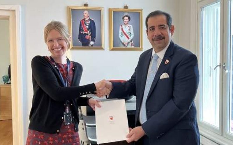 رئيس مراسم وزارة الخارجية النرويجية يتسلم أوراق اعتماد سفير مملكة البحرين