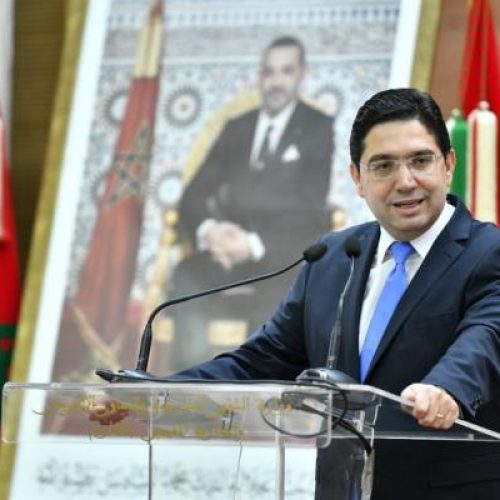 وزير خارجية المغرب يشيد بدعم البحرين ويرفض التدخلات الإيرانية
