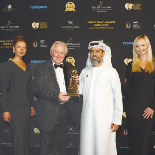 4 جوائز لطيران الإمارات ضمن «جوائز السفر العالمية للشرق الأوسط »